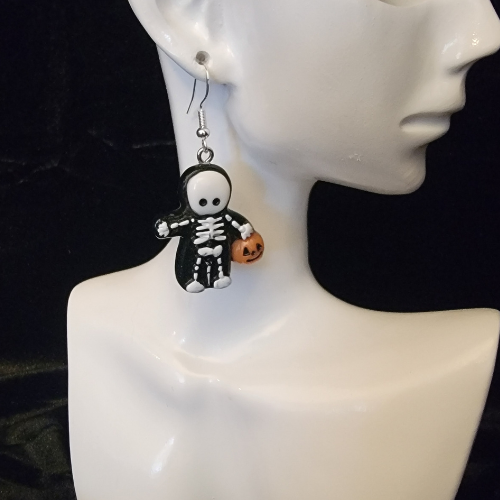 Trick-or-Treating Skeleton Earrings